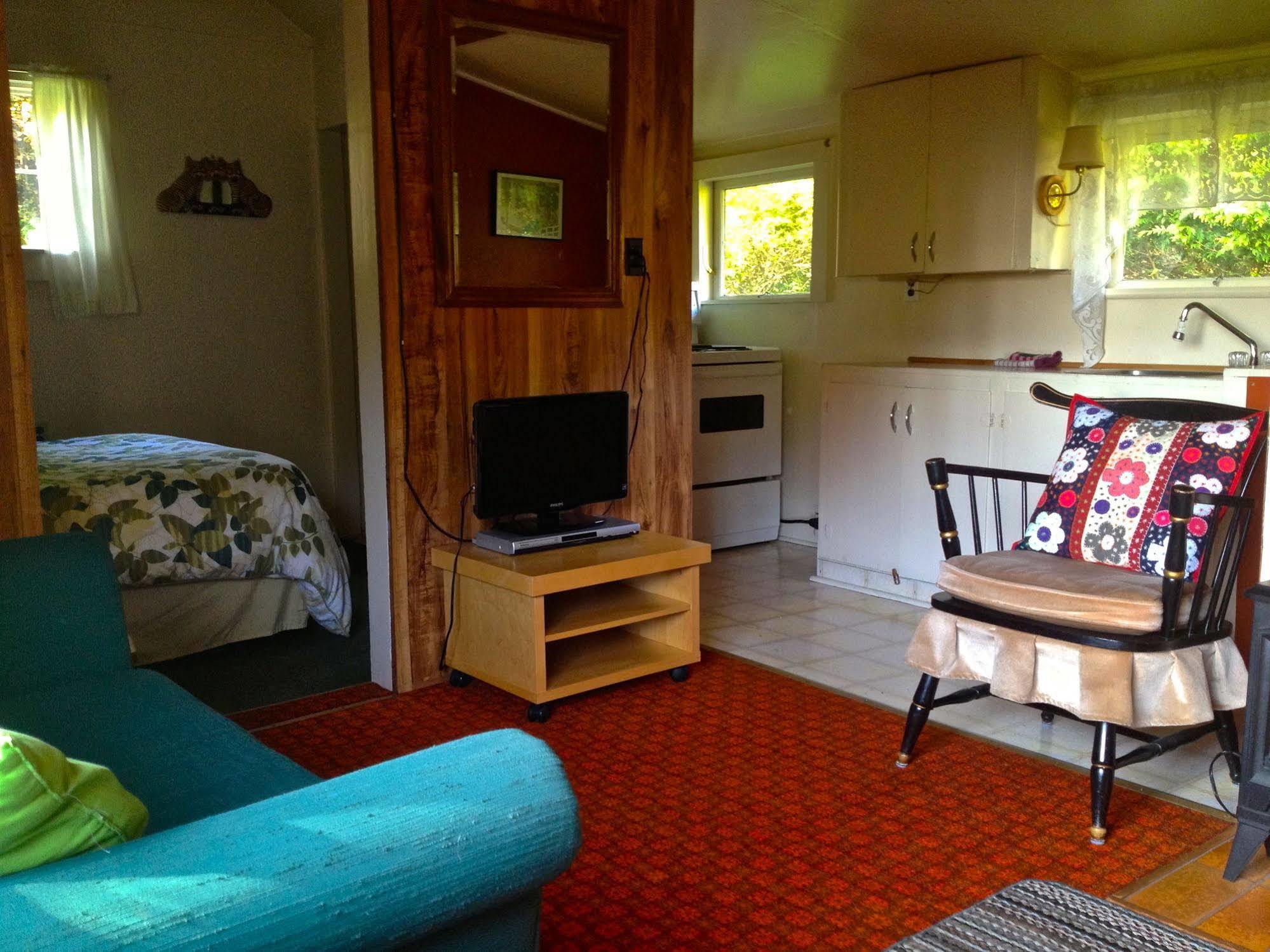 Driftwood Village Cottages Sturdies Bay Eksteriør bilde